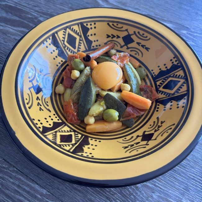 Tajine de légumes, oeuf confit à l’huile d’olive