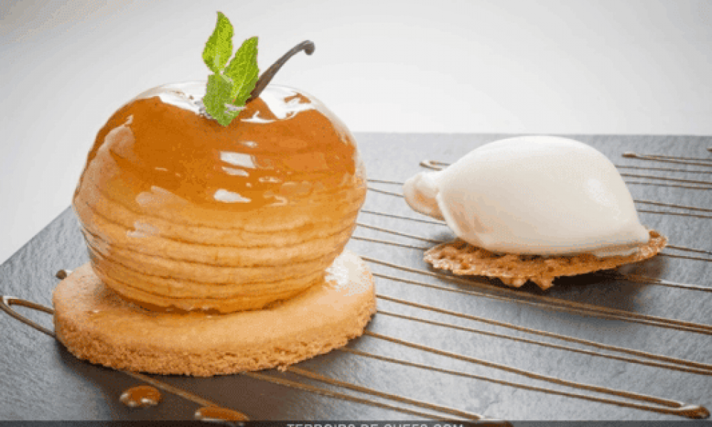 Pomme caramélisée au beurre salé et biscuit sablé