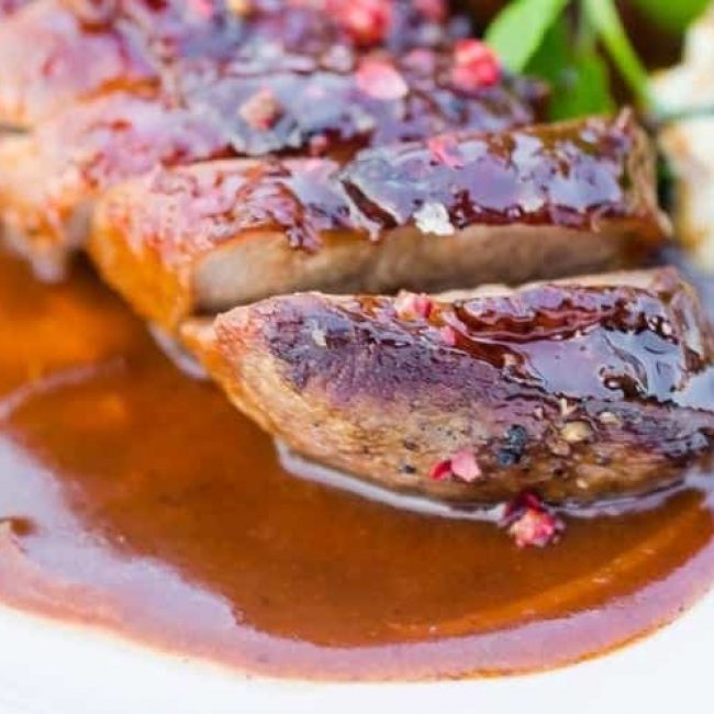 Magret de Canard aux framboises, pommes sautées, persillade