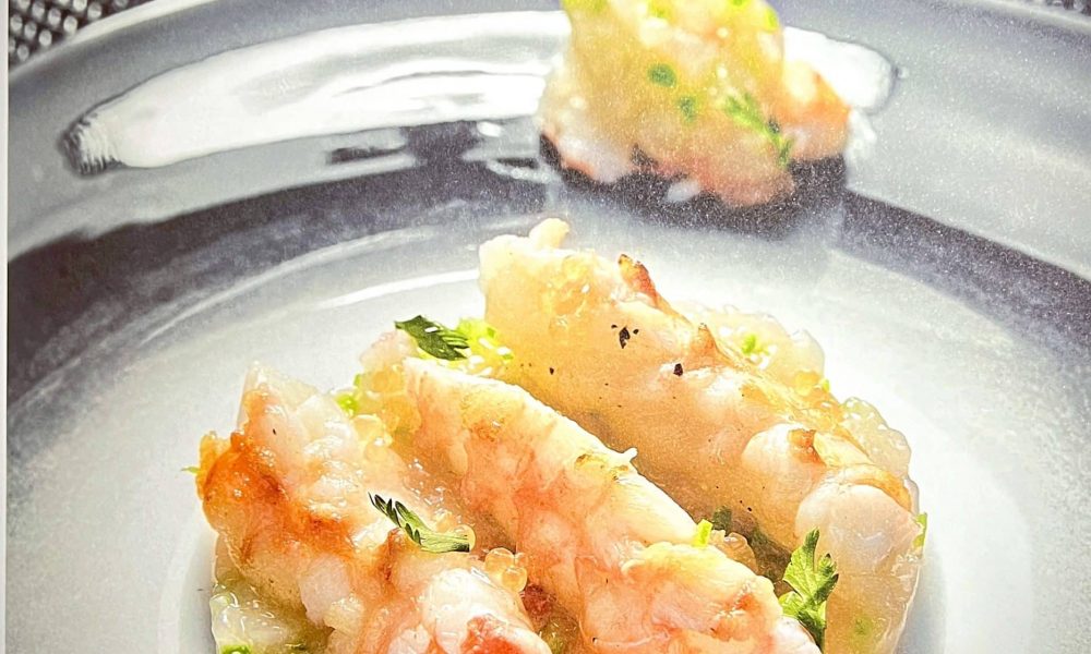 Langoustines en toute simplicité, en tartare et juste saisies, citron caviar, huile d’olive et pois mange-tout