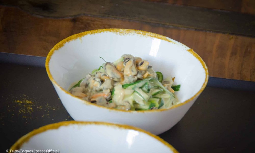 Tagliatelles de courgettes aux coques et moules façon marinière