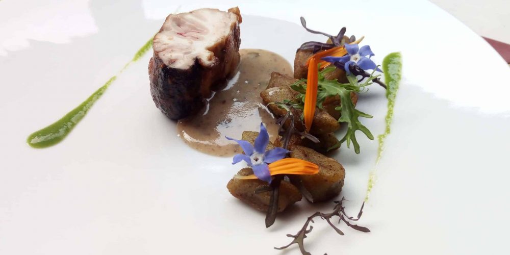 Cervelle de veau, gnocchis d’épinards, beurre blanc aux algues, anchois et yuzu