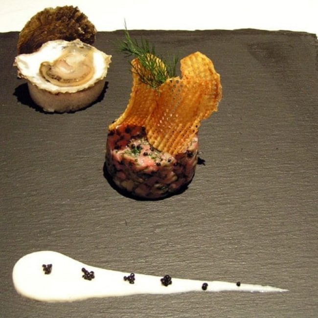 Tartare filet de veau aux huîtres plates de Cancale