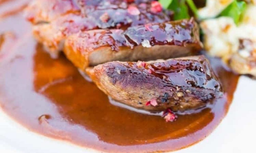 Magret de Canard aux framboises, pommes sautées, persillade