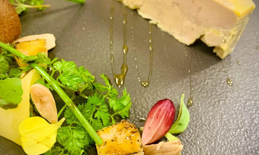 Pressé de foie gras de canard du Gers mi-cuit au caramel balsamique au safran