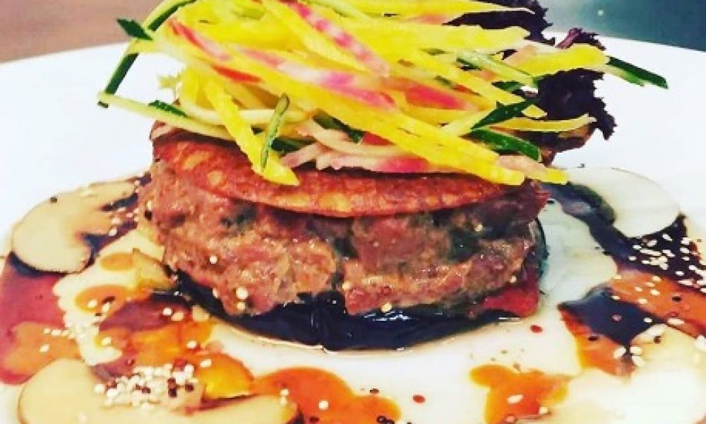 Tartare de filets de biche de l’Aveyron aux croquants de légumes et vinaigrette de noisettes