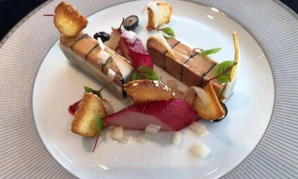 Marbré de foie gras, poire et réduction de vin rouge