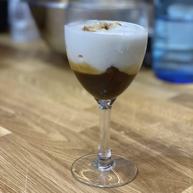 Cappuccino de céleri à la fève de Tonka et foie gras