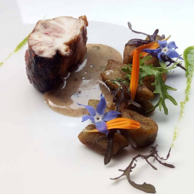 Cervelle de veau, gnocchis d’épinards, beurre blanc aux algues, anchois et yuzu