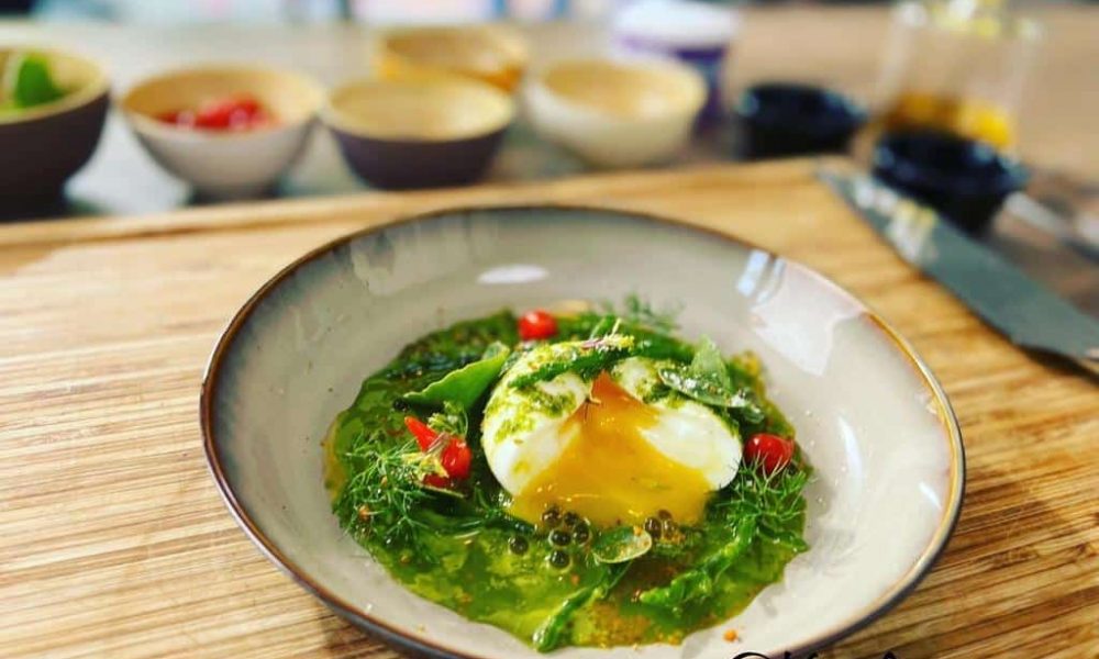 Œuf mollet, pesto de salicornes et plantes des marais salants de Guérande